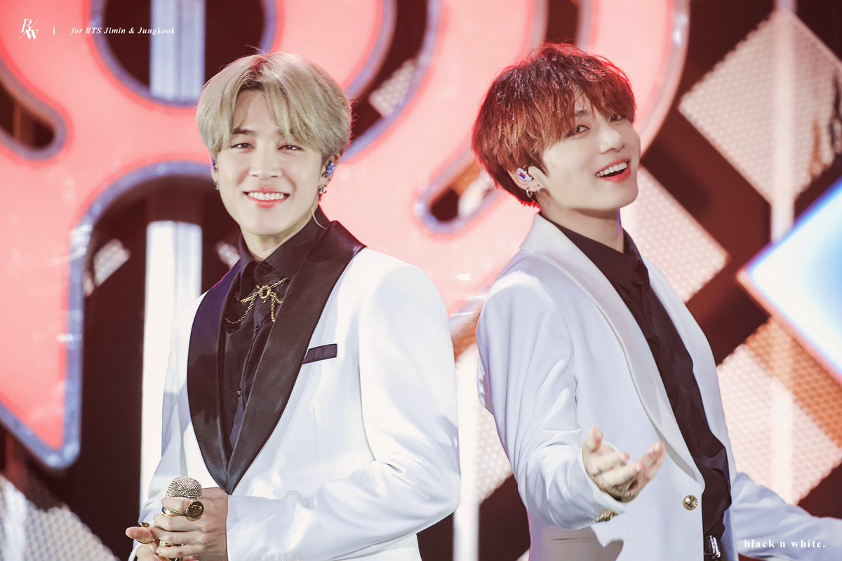 heyitsbts2's tweet photo. No pueden ser más bonitos 😍😍 https://t.co/N73oUwJXk2
