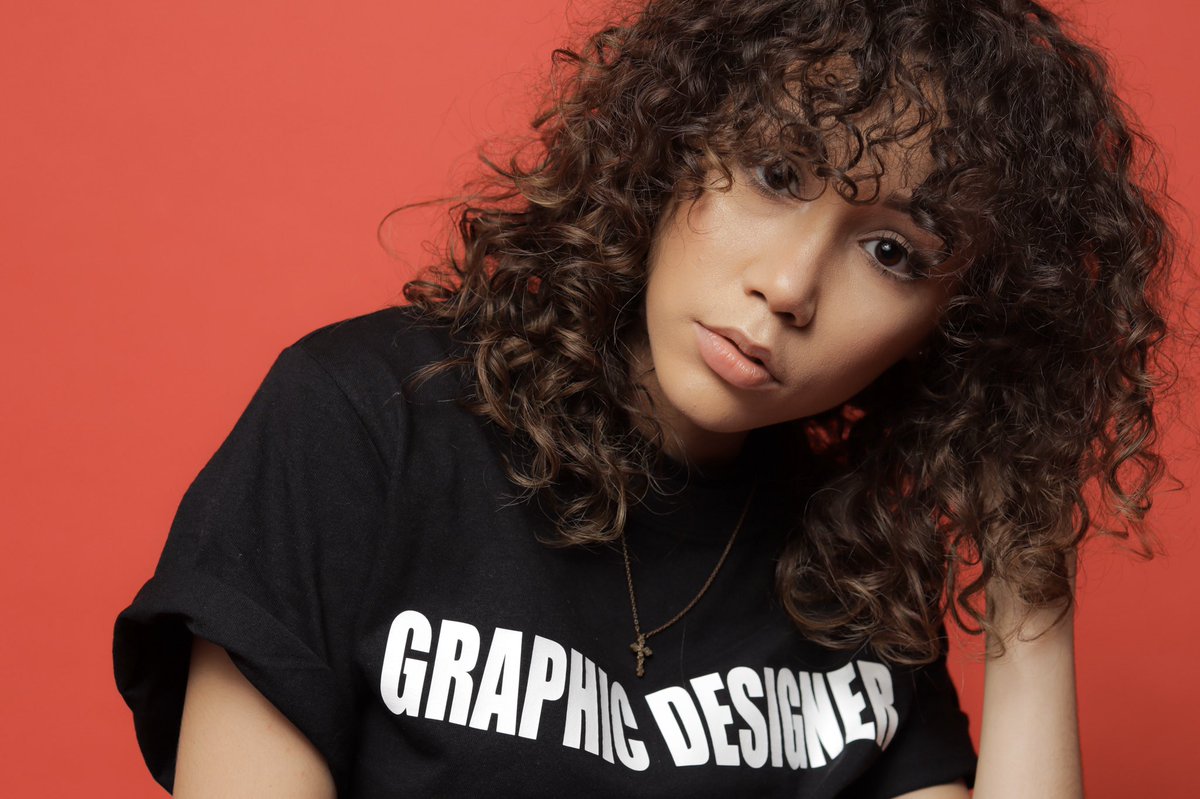 famouscreators's tweet photo. “GRAPHIC DESIGNER” t-shirt https://t.co/cDJNmguaKo