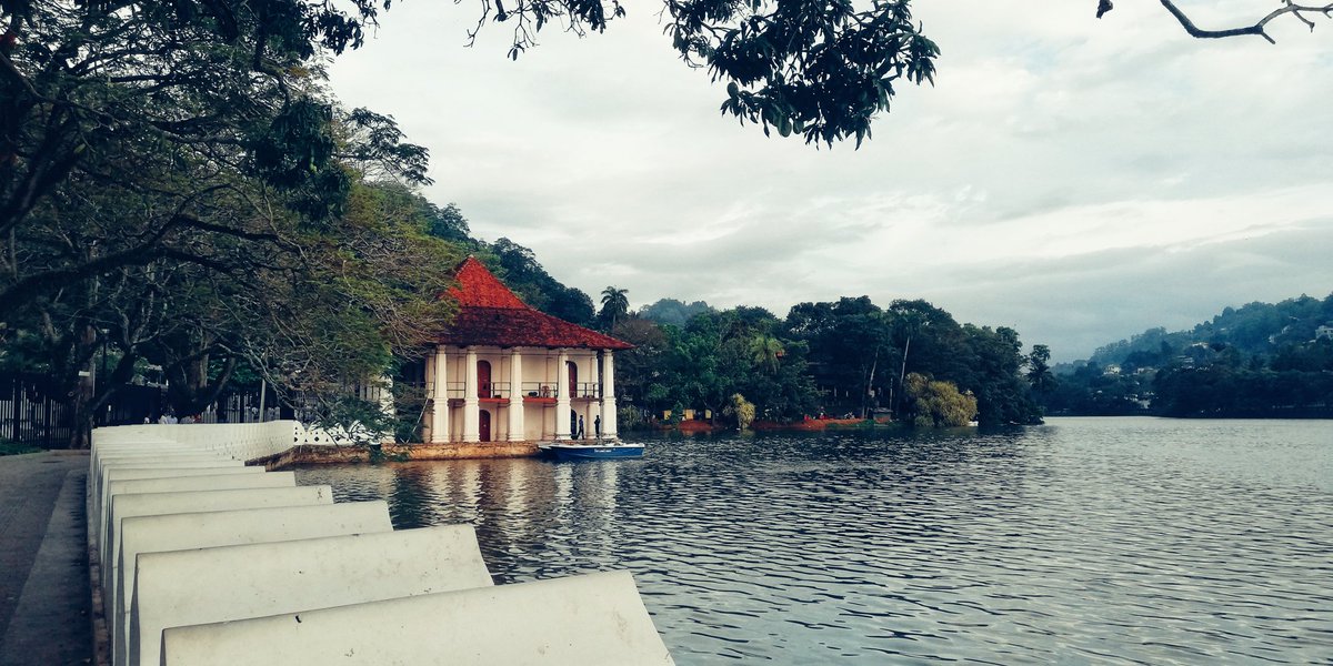 Us3rChang3d's tweet photo. #KANDY #KANDYLAKEROUND #DALADAMALIGAWA https://t.co/suPOIUxpZD