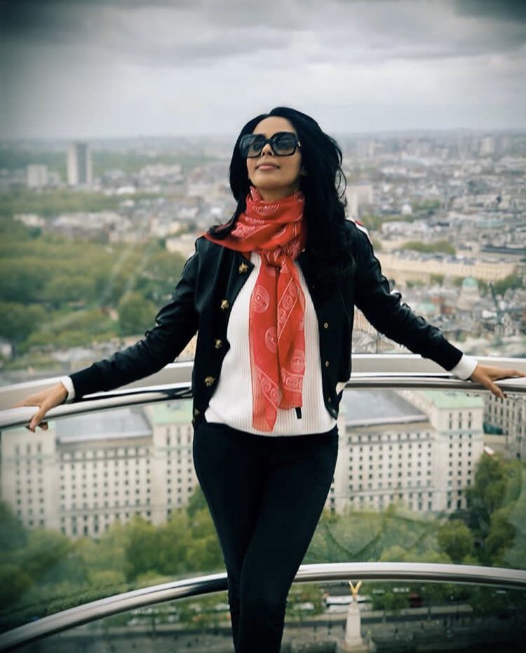 magdalenamam's tweet photo. @mallikasherawat ❤️ Flawless in our 'Eye Scarf'
#mallikasherawat #eyescarf #silkscarf #fashionaccessory #accessories #red #sustainablefashion #acctress #summerstyle https://t.co/0d2DVIaIq7