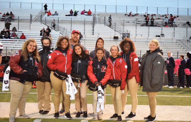 yeetmangoes's tweet photo. really really missing football right about now #evfootball https://t.co/1sW6XDAEpt