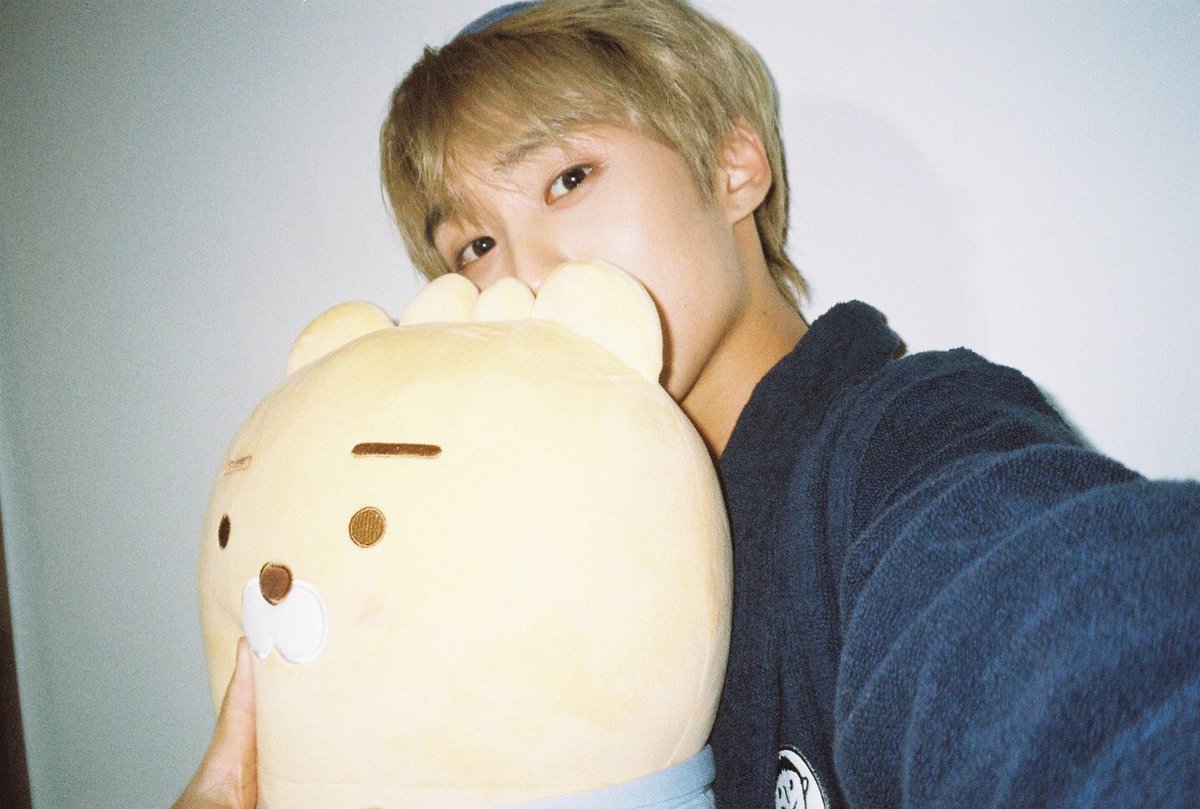 WE_THE_BOYZ's tweet photo. [제이콥] 넘 따뜻한 잠옷~~ 😁 warm and comfy pajamasss #yas #굳 https://t.co/8ZYItGDhKS