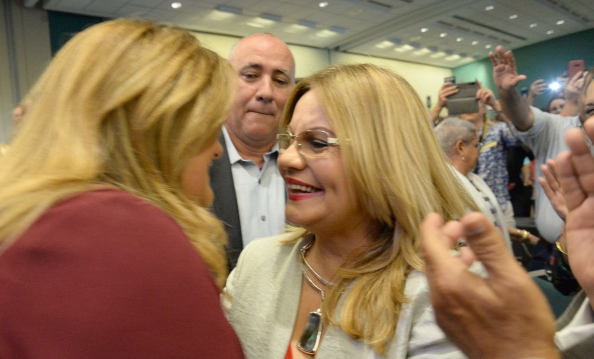 TeamJGO2024's tweet photo. Comisionada residente @Jenniffer2012 junto a @pedropierluisi y @JohnnyMndez36 llegan al #CentroDeConvenciones para la #RadicaciónCandidaturaPNP porque ella es #LaDuraEnWashington https://t.co/SyZekSsALN