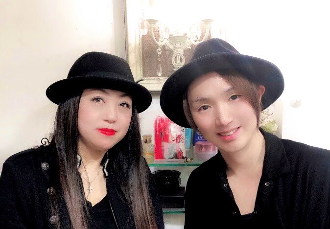 V系 1席のみの美容室 ヘアメイク よみ در توییتر Xと仕事がしたい Hideさんと仕事がしたい そう願い続けて28年 皆様の応援のおかげで ヘアメイクとして Hideさんのスタイリスト 高橋恵美さんと 年のhide さんを一緒に 表現させていただきました 他にも V系 1席のみの美容室 ヘアメイク よみ در توییتر Xと仕事がしたい Hideさんと仕事がしたい そう願い続けて28年 皆様の応援のおかげで ヘアメイクとして Hideさんのスタイリスト 高橋恵美さんと 年のhide さんを一緒に 表現させていただきました 他にも