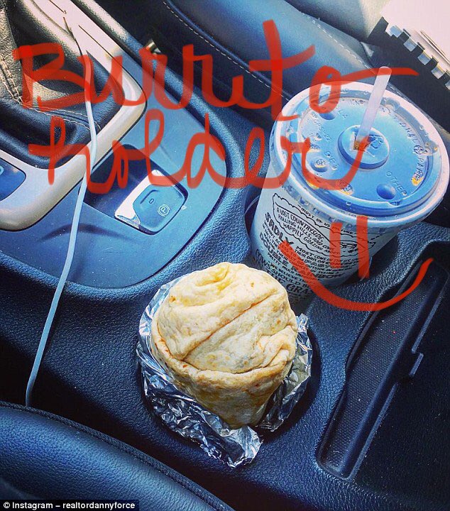 Do you have a crazy busy schedule this week? Don’t know what to cook for dinner. Come out Tuesday to Chipotle for our fundraiser!!!  😊🌯🌮🥙   facebook.com/events/7499317…