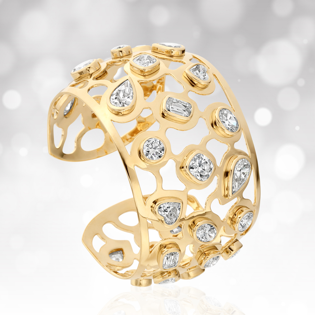 WilliamGoldberg's tweet photo. Spoil her this holiday season.
. . .
#WilliamGoldberg #DiamondBracelet #DiamondCuff #CuffBracelet #FancyShape #GiftsForHer #HolidayGifts #HolidayStyle https://t.co/ACKnVQORxq