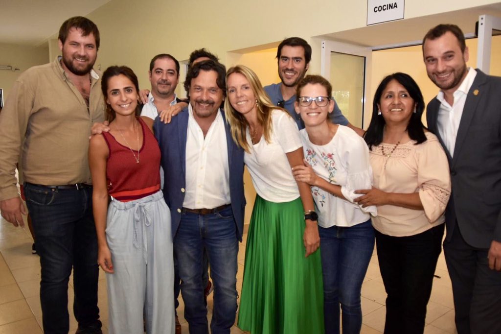 Hasta los últimos días compartiendo la felicidad con los vecinos del Barrio Bicentenario de la ciudad de Salta ya pueden disfrutar de un nuevo #NIDO. Me llena de emoción saber que cada vez son más los argentinos que viven mejor gracias a las obras que terminan ♥️👏🏻