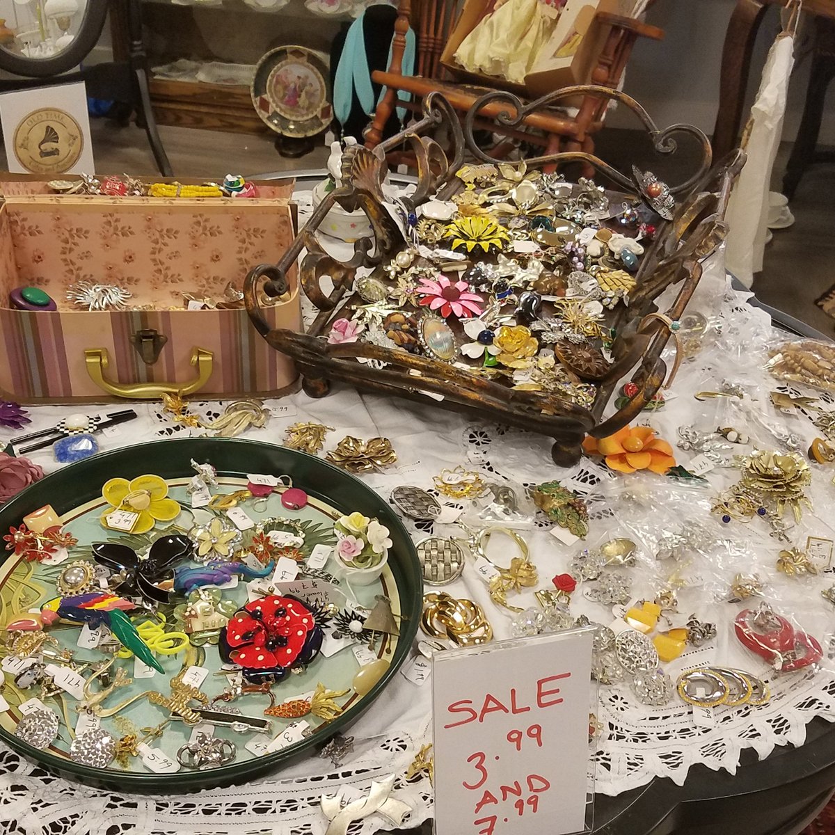 3.99 Estate jewelry in Openmarket Oc Laguna hills #openmarketoc #lagunaniguel #lagunabeach #missionviejo #lakeforest #costamesa #fountainvalley