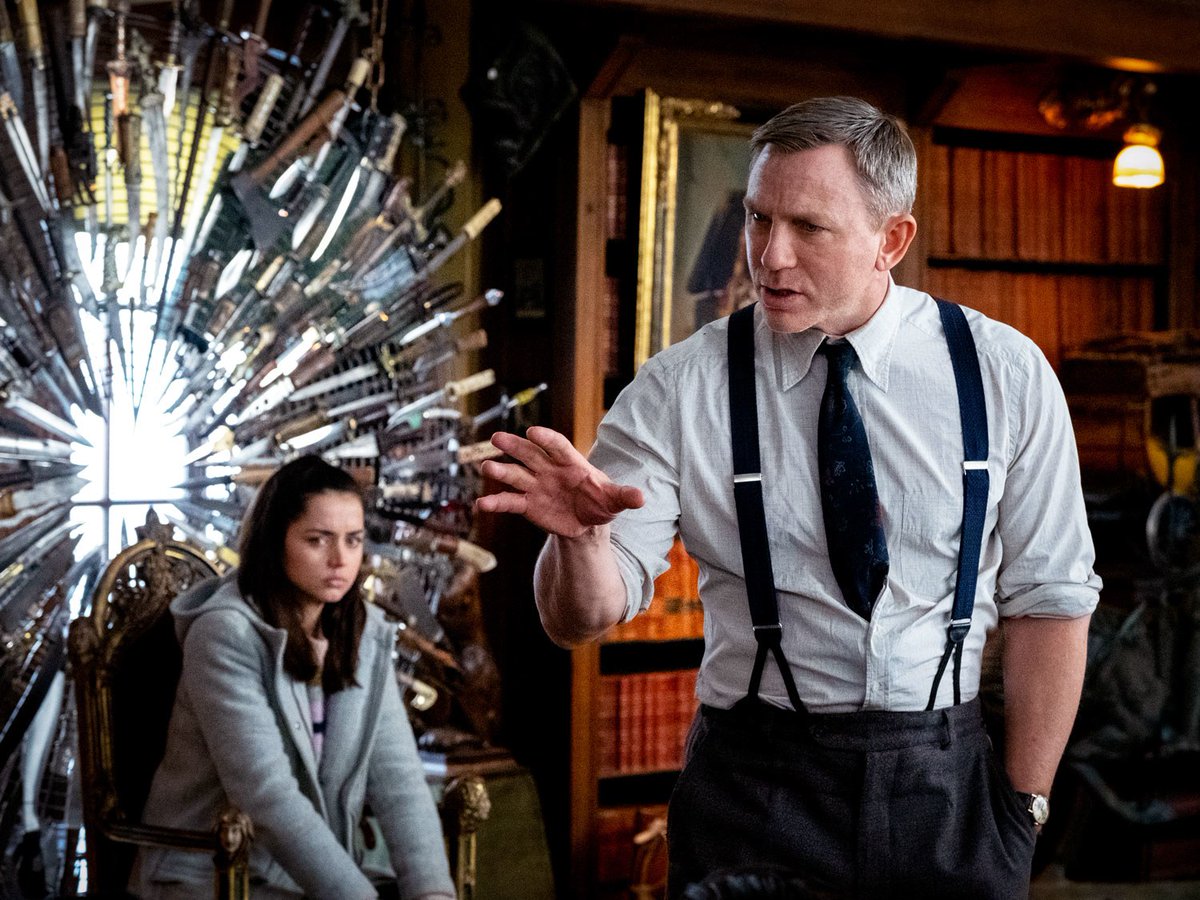 surveyhelper's tweet photo. 'Knives Out' Carved Up a Big Weekend at the Box Office 
 Also, Martin Scorsese would prefer you didn't watch movies on your phone.�! 
 https://t.co/A3kb6jWtfx https://t.co/OgGv50ivdT