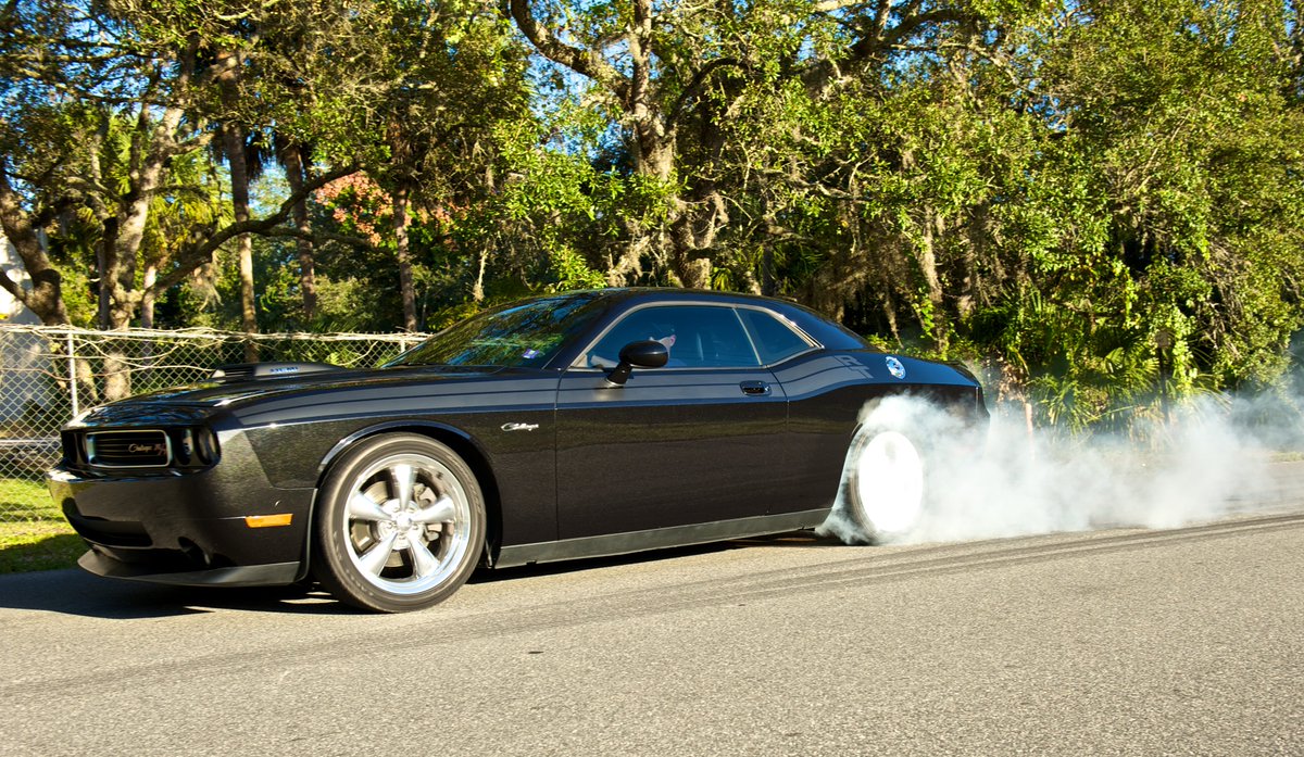 flacarshows's tweet photo. SPOTLIGHT SUNDAY - The modern Dodge Challenger is the best retro recreation that the Big 3 have put out.  Sales &amp; performance are still strong after its 2008 debut. https://t.co/GJyblHXQEK