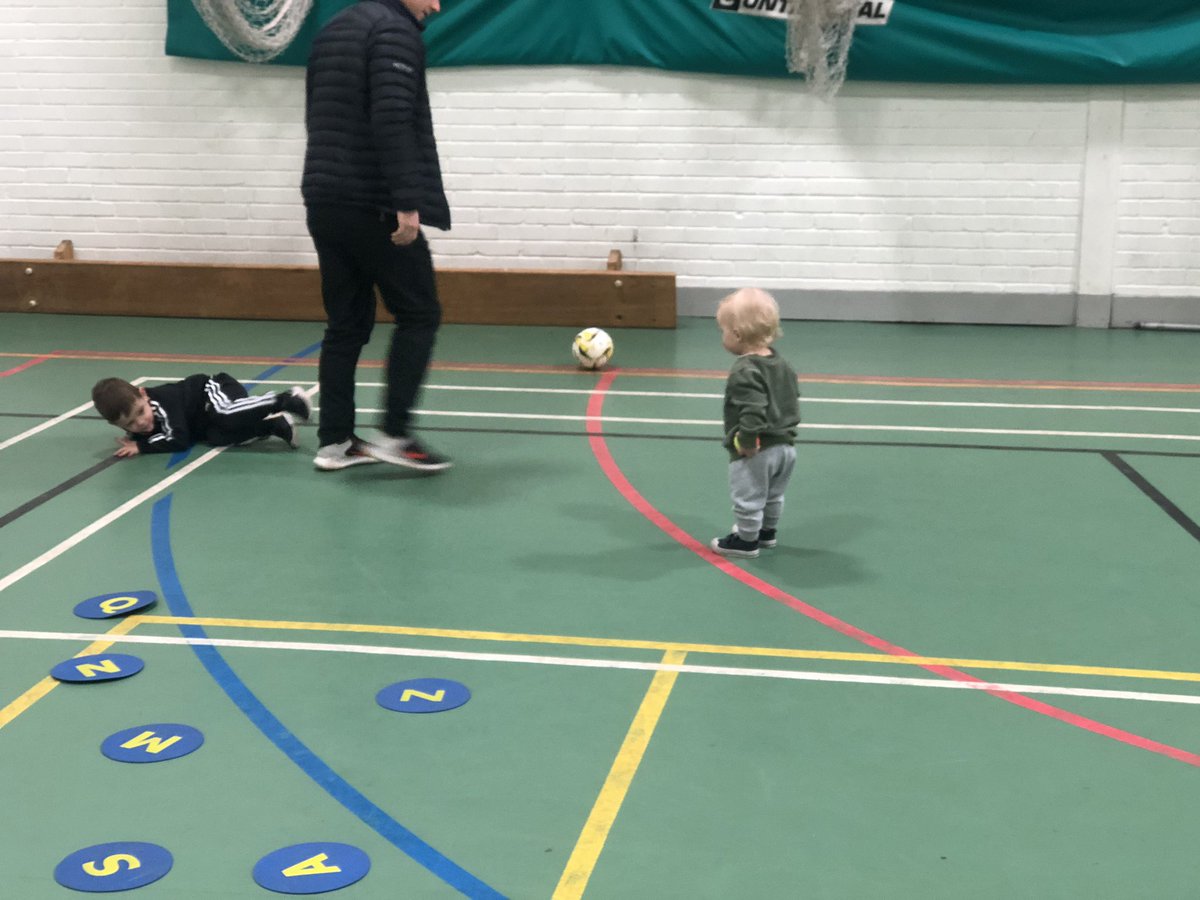FCCityofWxm's tweet photo. 🌟 U4 | The Numbers were low this morning at @andrew_ruscoe’s U4’s #Ministarz session but everyone left @Ysgol_Clywedog Sports Hall smiling.
The group worked on many fundamental sport skills through various fun activities.
Sponsored by @SoccerMillion
https://t.co/rW8FZvytd1 https://t.co/2QHXIM10fz