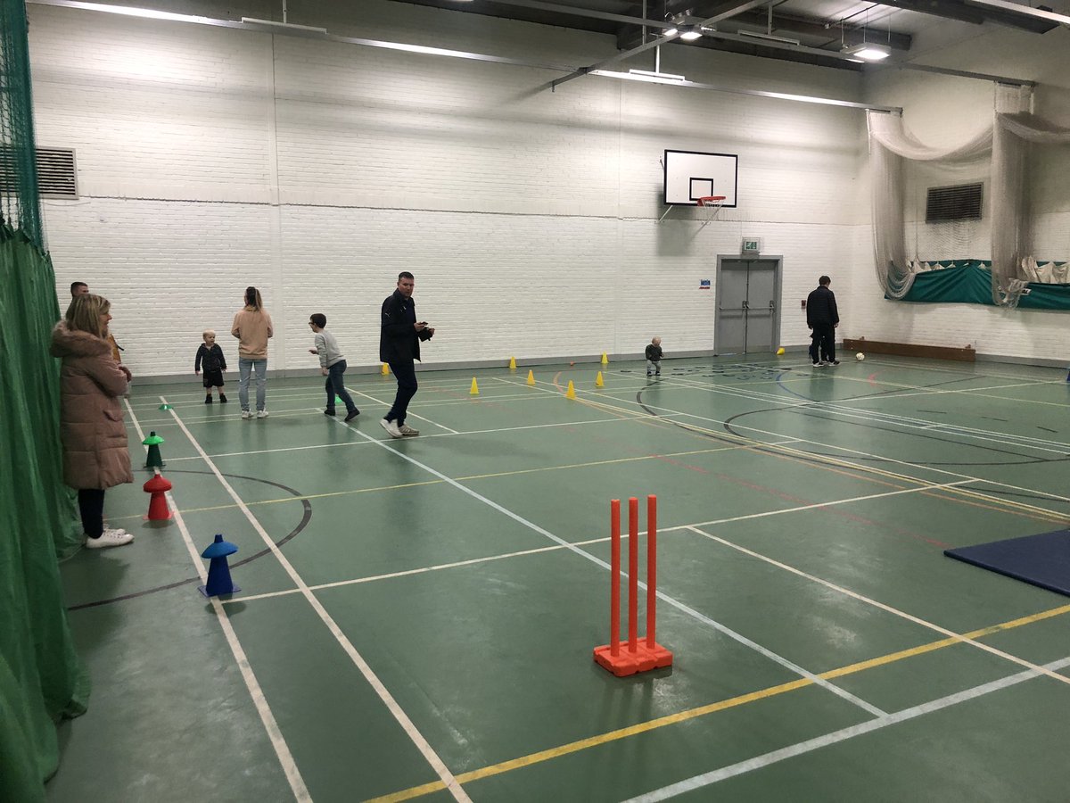 FCCityofWxm's tweet photo. 🌟 U4 | The Numbers were low this morning at @andrew_ruscoe’s U4’s #Ministarz session but everyone left @Ysgol_Clywedog Sports Hall smiling.
The group worked on many fundamental sport skills through various fun activities.
Sponsored by @SoccerMillion
https://t.co/rW8FZvytd1 https://t.co/2QHXIM10fz