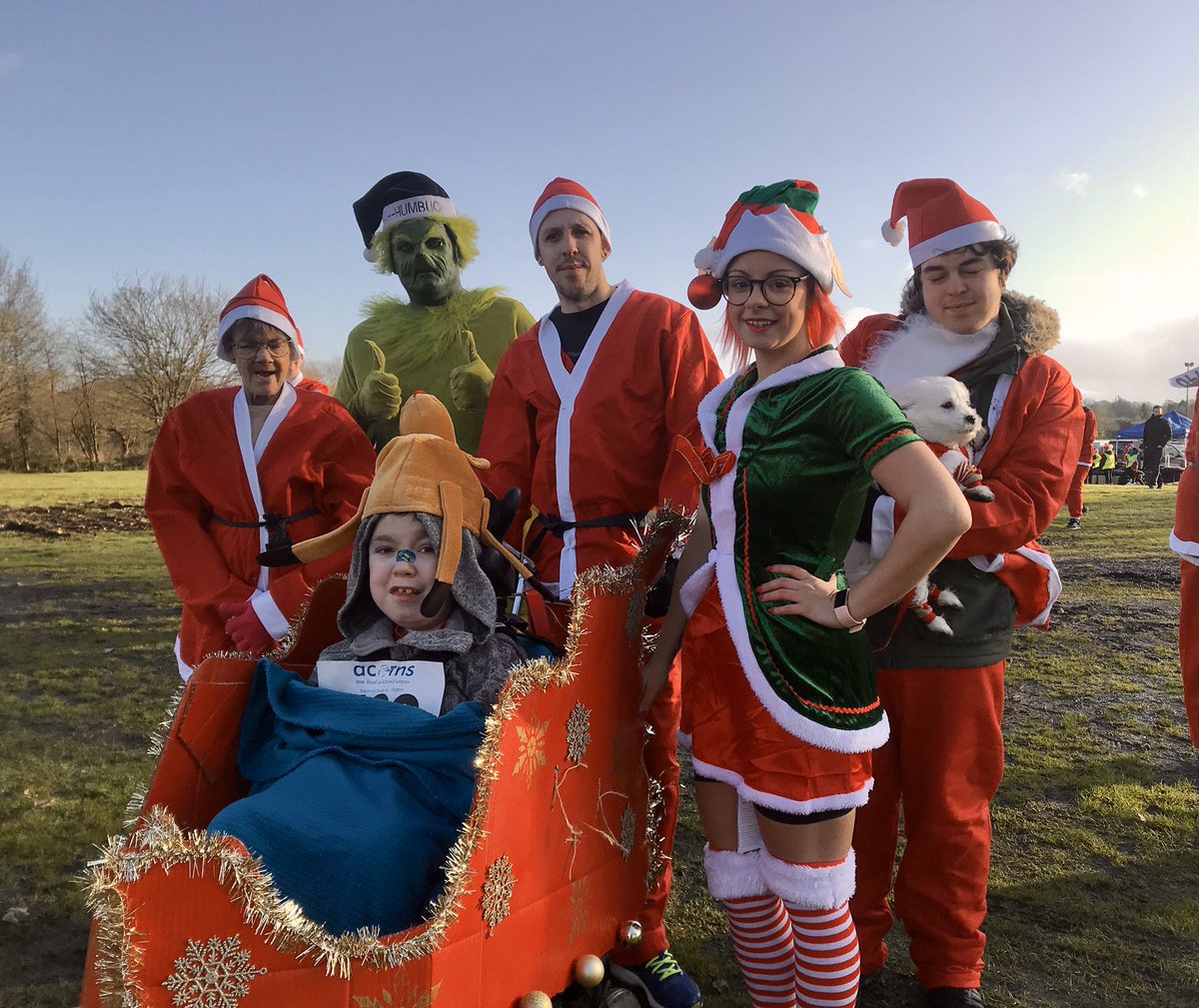 AcornsHospice's tweet photo. Even the Grinch knows a good cause when he sees one!
Turning frowns upside down with Acorns Santa Run! #acornssantarun #thegrinch #bahhumbugbegone https://t.co/9dzw913rSA