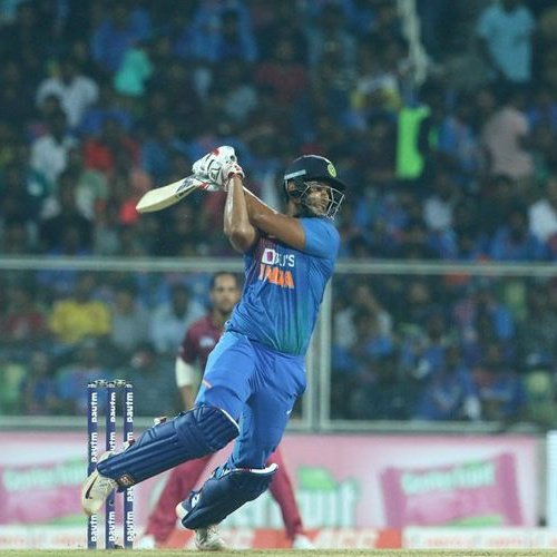 ChennaiIPL's tweet photo. Just Dube it! #WhistlePodu #INDvWI 🦁💛 https://t.co/PiBFSP0w03