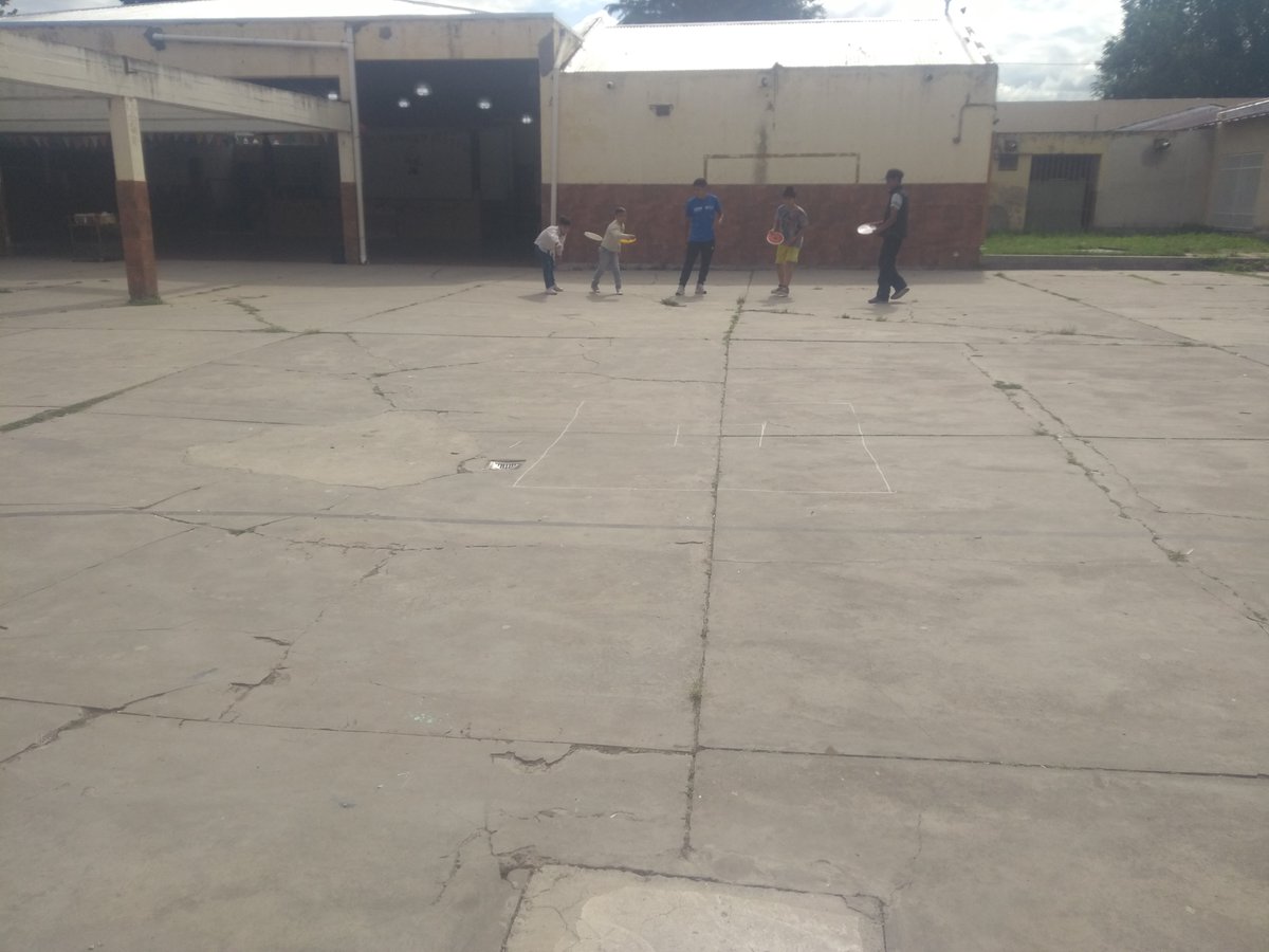 SebaRiosTKD's tweet photo. Algunos juegos con frisbee para despedir el año @CentenarioIv @AlElyal @VanesaAramayo4 @efdiegolopez @FelipeV55628813 @maruchi_fabian @MicaFloresGuzmn @JoseSan29941945 https://t.co/Lt7bYFA3cx