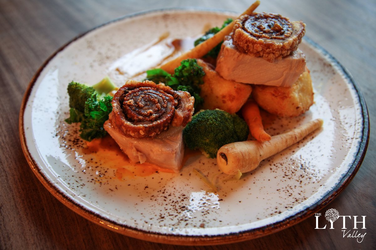 TheLythValley's tweet photo. We are serving food 5pm till 8pm this evening.
https://t.co/HKL7ii1Dus

#stayinthelakes  #greatfood #dinewithus #lakedistricthotel  #lakedistrict  #lakedistrictbreak #eatinthelakes #Eeeeeats #FoodPhotography #Foodie #Delish #hungry #restaurantwithaview #restaurant #sundaylunch https://t.co/CAb416tUAj