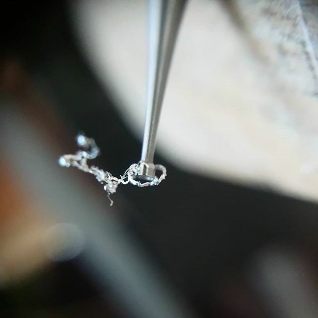 DawnGillDesigns's tweet photo. Making some #ArgentiumSilver (ie #hypoallergenic) earwires, and utilising #Irene for rounding the ends
#BenchPegSelfie #handmade #ShopIndie #ShopSmall #ShopDirect https://t.co/WQGwvMH1Av https://t.co/9lAY6ERQCf