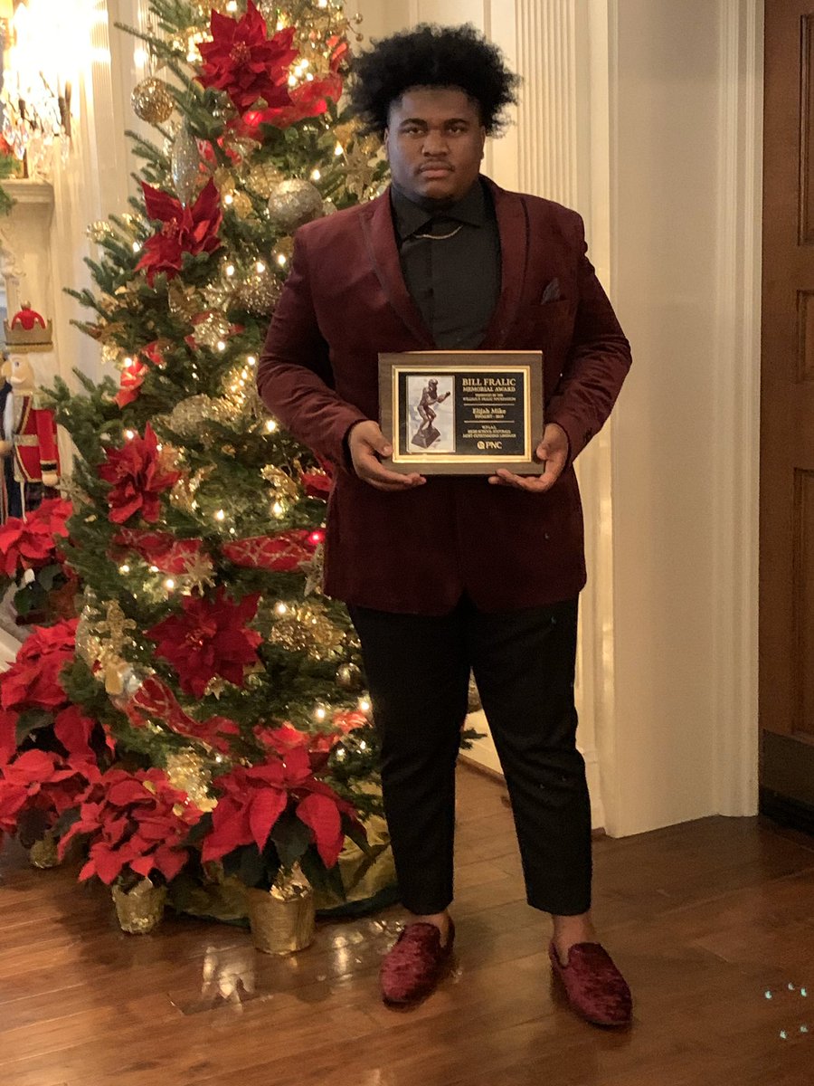 ElijahMike72's tweet photo. I’m blessed to be 1 of the 6 finalists for the Bill Fralic award!!! https://t.co/d9JwHL8yTW