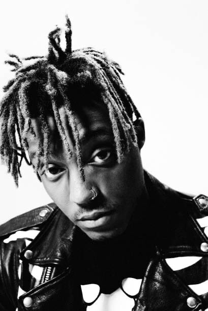 BET's tweet image. It pains us to share that Juice Wrld has passed away after suffering a seizure. Please keep his family in your prayers.🙏🏽 #BETRemembers || 📸 GettyImages
