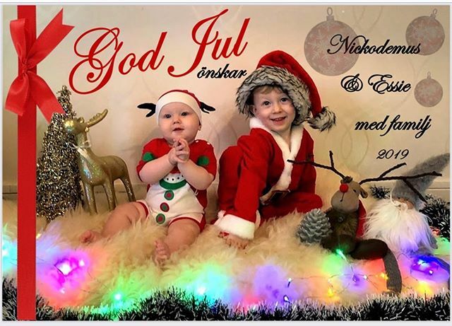 SonyZoolander's tweet photo. Årets julkort #julkort #christmascard #kids #tomtar #santaclaus #santa #godjul #merrychristmas #wesolychswiat #nicko #essie https://t.co/p0nL4DGzIh