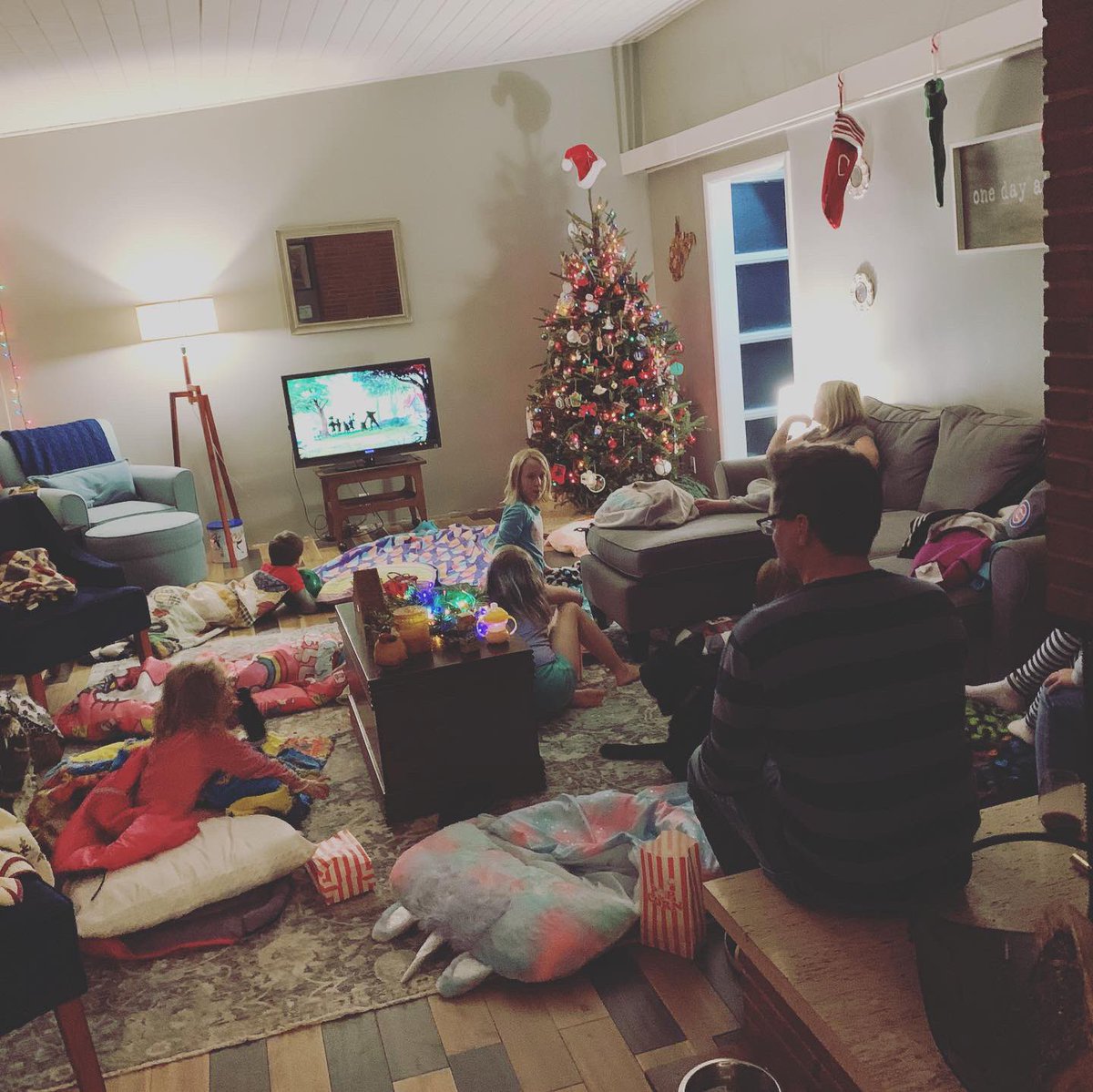 caitlincookWV's tweet photo. After homemade pizzas, cake and presents, some intense playing and subsequent broken window, popcorn and Disney plus time, breakfast and more Disney plus, I *think* I survived my first sleepover as a parent. #woof #LaylaGrace #EdenKnievel #banger #holy💩 https://t.co/Eri8VhL6jQ