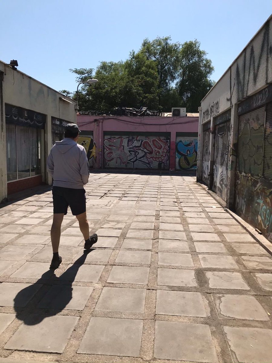 [1/3] Ayer en compañía de <a href="/ipoduje/">Ivan Poduje</a> pude recorrer, a pie y de forma anónima, los centros de las comunas de Quilicura, Pudahuel, Maipu, La Cisterna y Lo Prado. La destrucción es impactante en ciertas partes...
