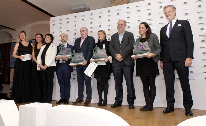 jcyl's tweet photo. Esta semana en los #PremiosFundos @FranciscoIgea ha destacado el futuro del emprendimiento "joven y femenino" de la Comunidad
https://t.co/OvUwUESkwX https://t.co/I851ijEDI3