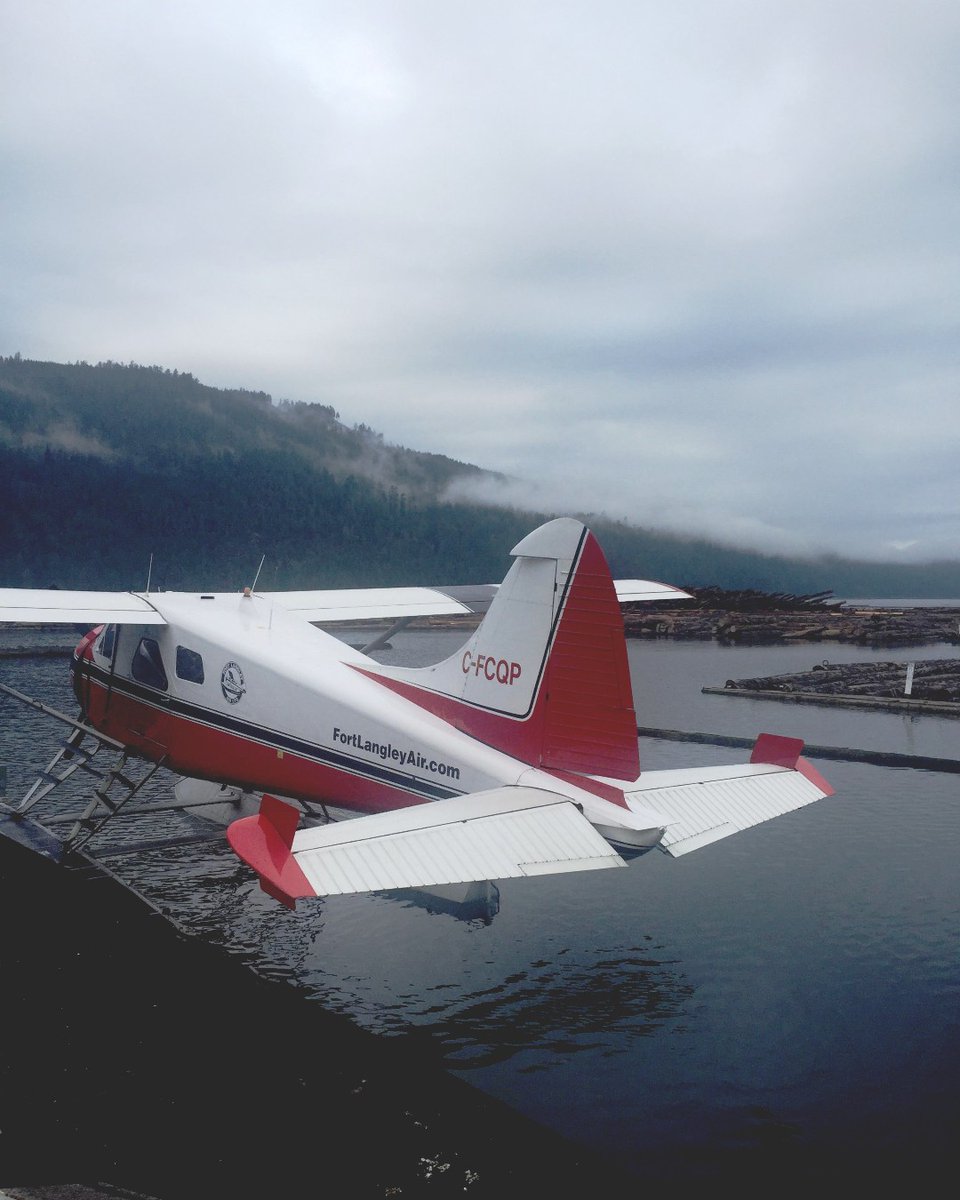 ftlangleyair's tweet photo. FLA's FCQP hanging out in Port Alberni. Give us a call and we can teach you to #fly this beauty!
#FlytheFort #DHC2Beaver #floatplane #seaplane #pilotlife #PortAlberniBC #Vancouver https://t.co/MQy9R7RKcn