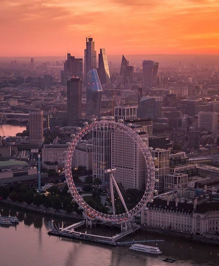 GeneralEduUK's tweet photo. Best #london #uk #photos
Your #education #partner in the #π
#stotryhousepress #worldclassics #starlightpress #schoolmind #creativemindslondon @TalesNorth @thelivbits @jhergony @LuiNoel @2hzaz @2017asuaqksa @AlEnglishTe @SheripetersonS @tonyriches @solmullersch @jlints58 @AkwyZ https://t.co/QEiTMIHc65