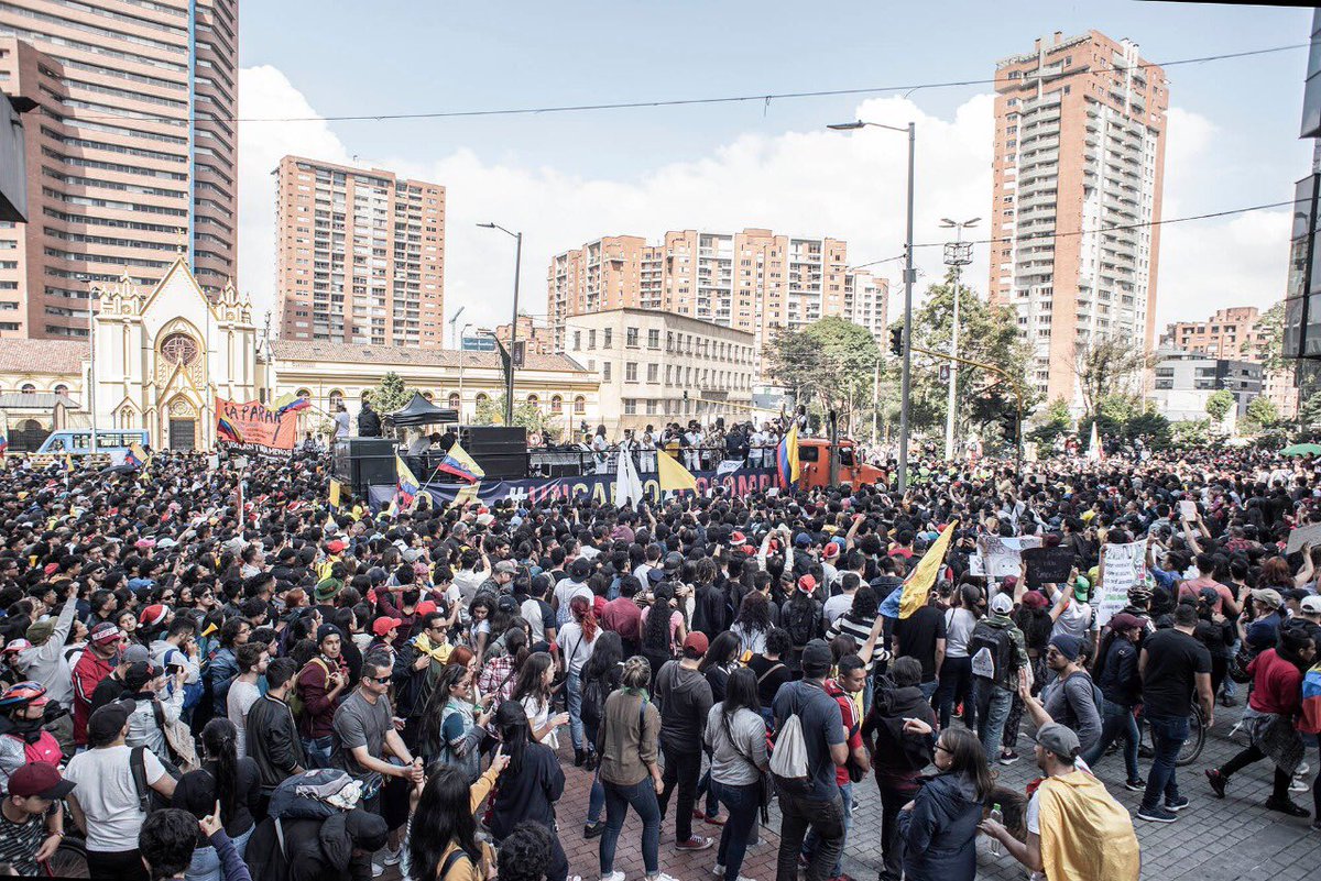 cantoxcolombia's tweet photo. Esoooo! “Muchos piden que volvamos a la normalidad, yo solo pido que jamás volvamos a la normalidad, que cambiemos, que despertemos, que seamos un país al que le importe el otro”, @AdrianaLucia https://t.co/Deas64e9eG