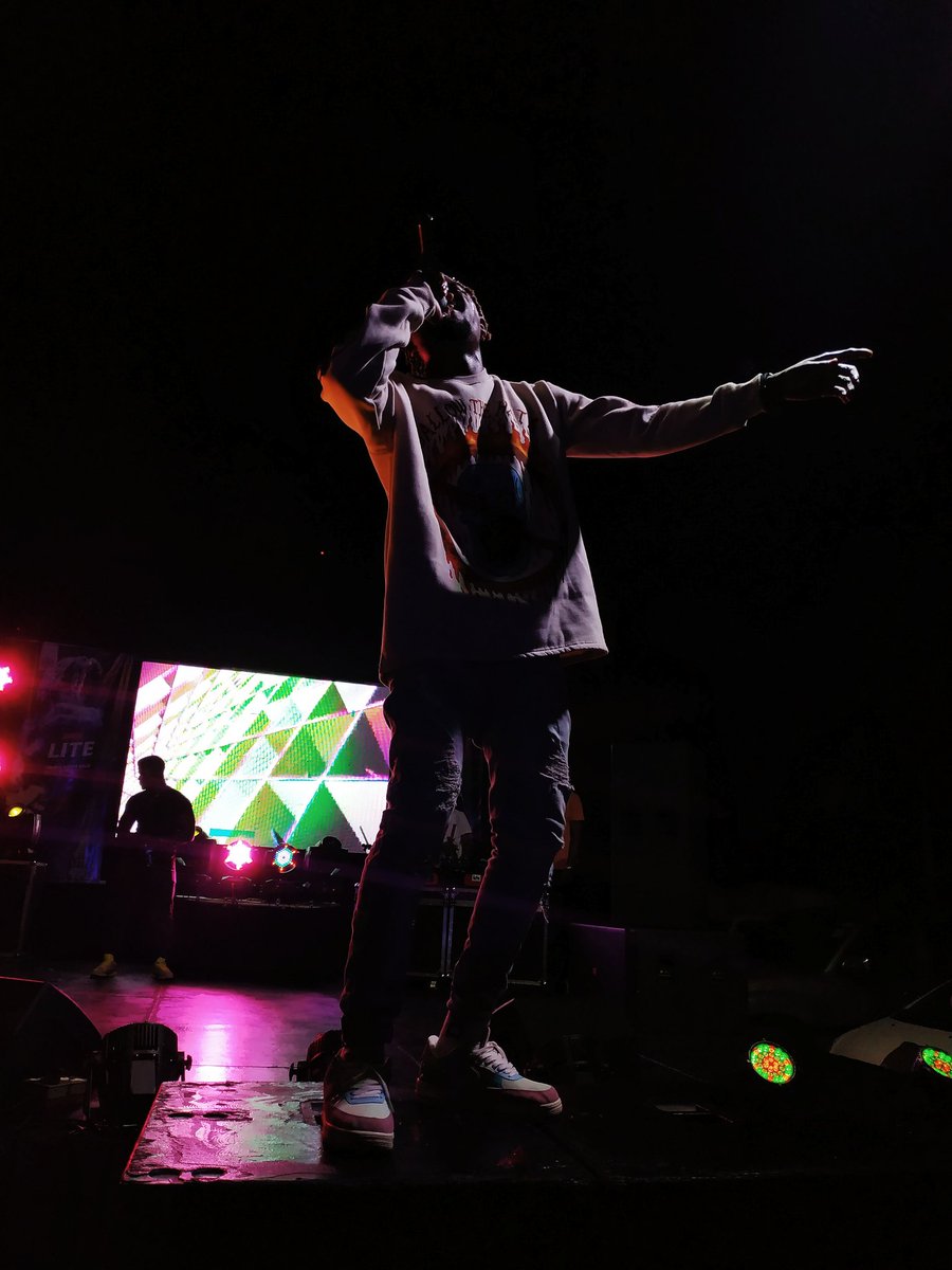 MalembeLife's tweet photo. #AboutLastNight ICYMI Omo Alhaji himself @iam_YCee turned it all the way up & shut it down! 😈🔥
#ItsALifestyle
#YceeLockdownUG https://t.co/mzUlTWqr6z