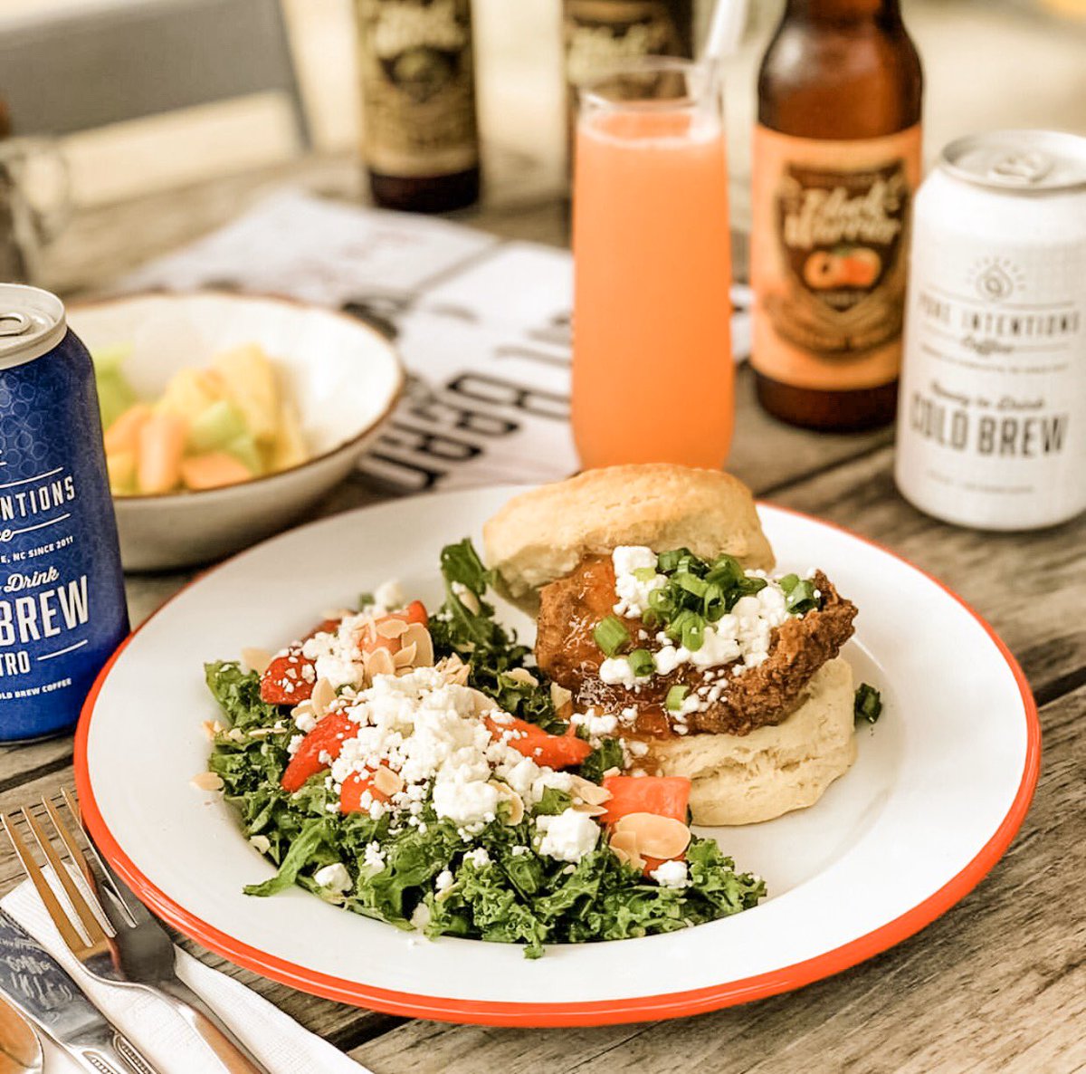 THIS could be your brunch – come spend your Sunday with us at your local House. 🥂 
[📷: @socraftbeermag]