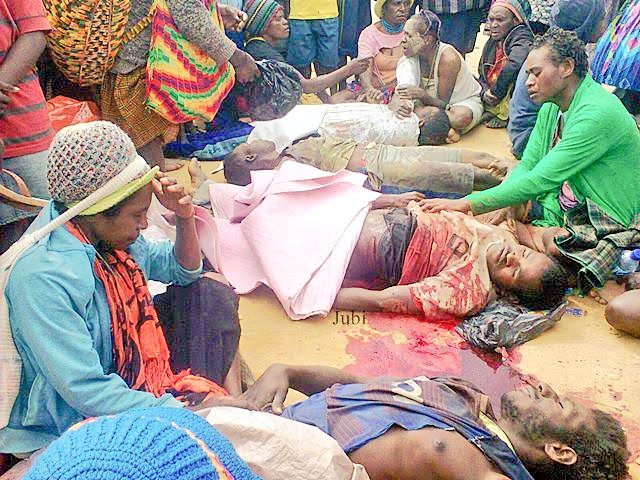 Hari ini tepat 5 Tahun Kasus Paniai Berdarah. 

Janji <a href="/jokowi/">Joko Widodo</a> kpd keluarga korban pd saat natal nasional di lapangan Mandala membuat keluarga korban tambah mengucurkan air mata krn mereka merasa tdk salah menentukan pilihan saat pemilu. Tp ternyata janji itu cuma OMONG KOSONG