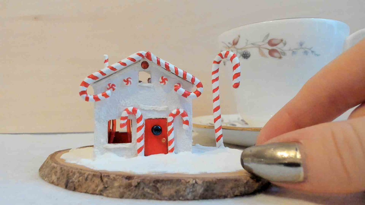 Available now on #etsy etsy.com/uk/listing/760… #144scale #scaleminiatures #dollshouse #Christmas #candycane #candy #Christmas2019 #miniatures #handmade #Handcrafted #twitchstreamer #artistsontwitter