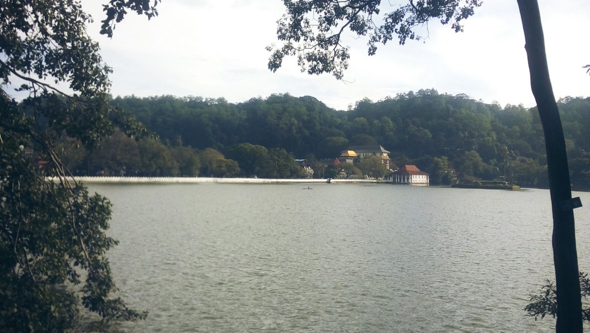 praveenabeysin2's tweet photo. #නුවරඅහසයට #KANDYLAKE #SRIDHALADHAMALIGAWA #Kamdy #VisitSriLanka 🇱🇰 https://t.co/If9e4Fd20V