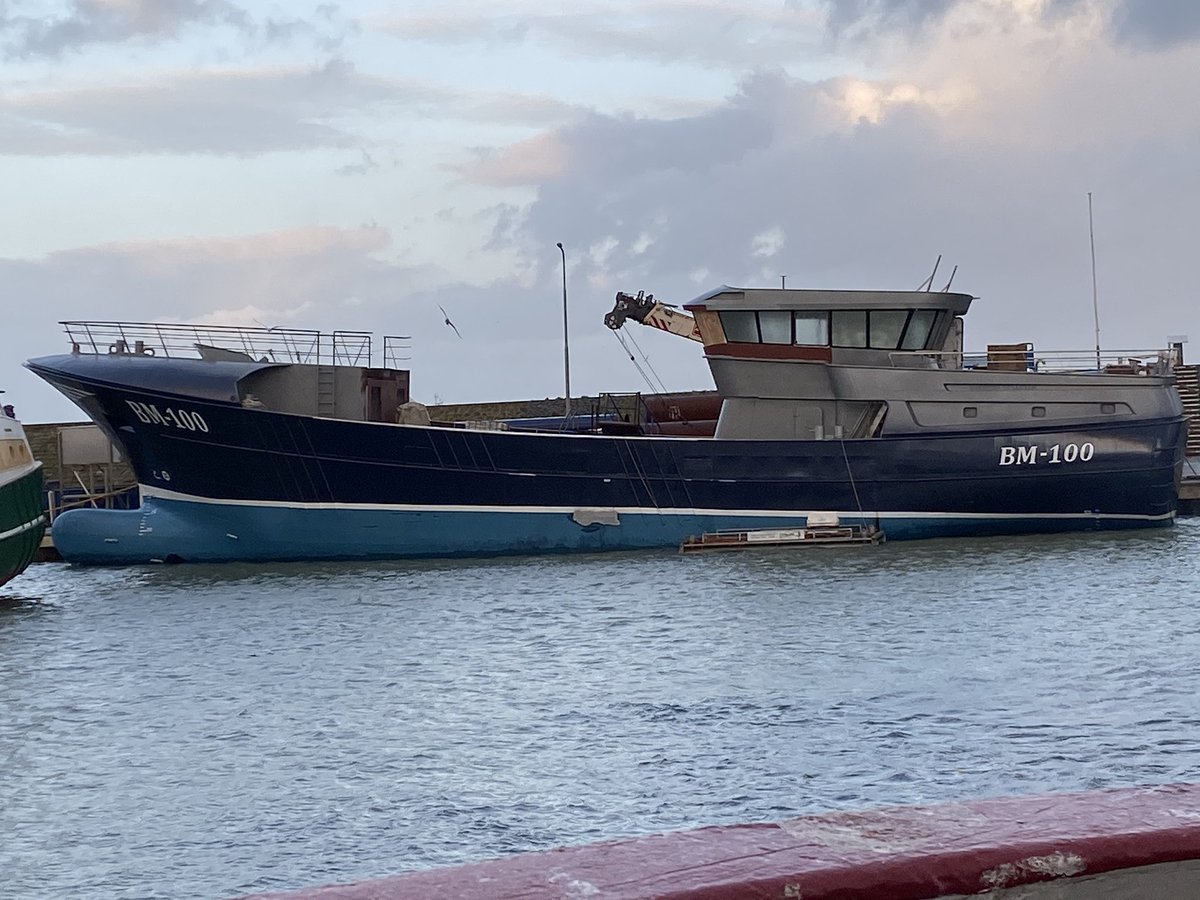 Den Oever, Georgina sitting pretty #julieofladram #luytdenoever @BrixhamLovell @seanbeck68 @YourFishingNews @Girlyfishmonger @crazyfishlady76 @thefishmish @Brixhamfishmkt That one makes us look small!! @GreendaleFarm #Denoever #Holland ⚓️🐟🐙🦀🦞🦐🦑