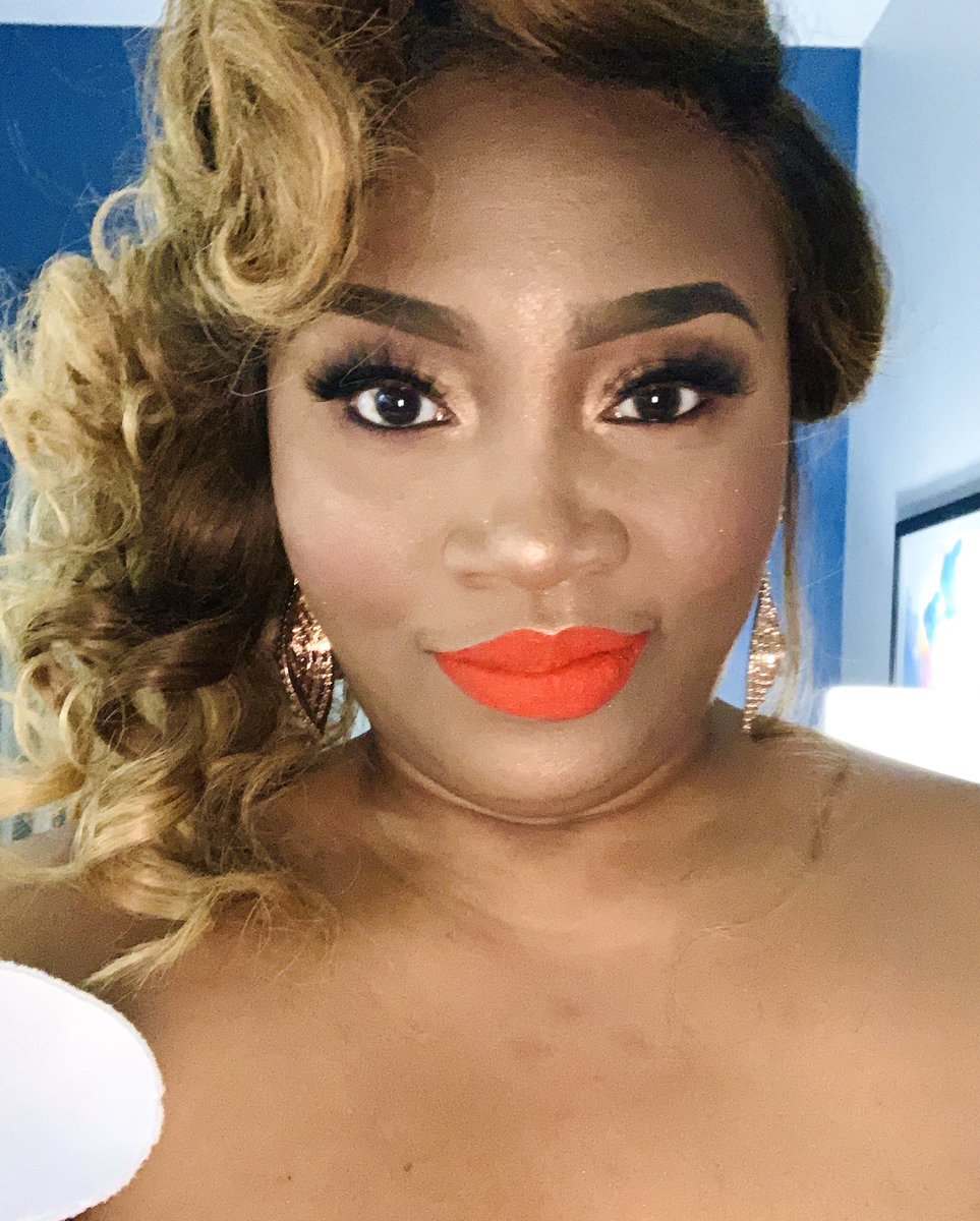 miss_lwilliams's tweet photo. Last night was magical!! A special thanks to my friend/MUA, Doll who always “beats my face out the box” even though I always fight her about eyeliner & dark eye shadow. (My eyes are super sensitive.) 😘😘😘
Outfit Details:
Dress: Forever 21
Shoes: #TedBaker
Acc: #SamMoon https://t.co/1KwDhdhPZZ