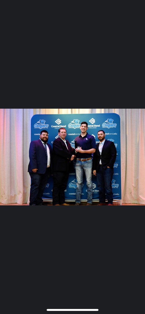 lennonwill_'s tweet photo. my first ever ring and got to see the boys for the weekend ✊🏼 https://t.co/o6TySiPiFN