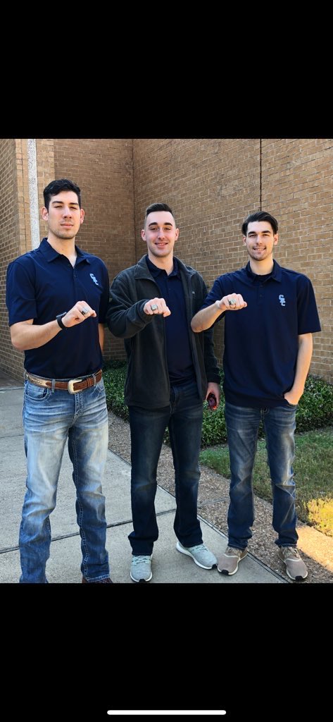 lennonwill_'s tweet photo. my first ever ring and got to see the boys for the weekend ✊🏼 https://t.co/o6TySiPiFN