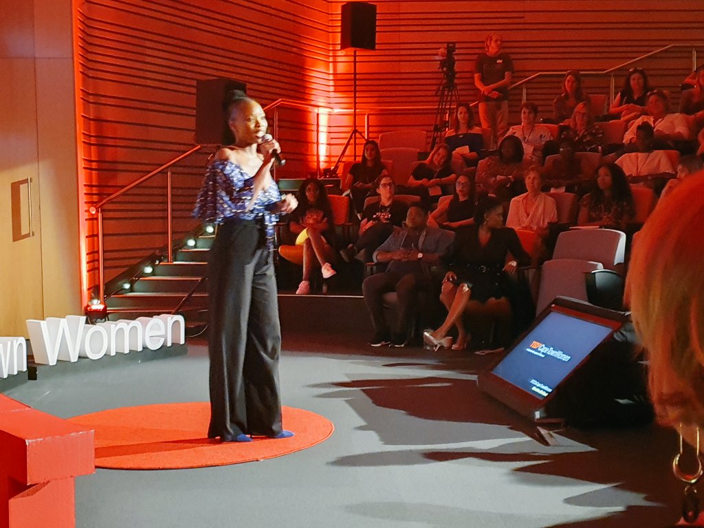 What a scoop it was for @TEDxCTWomen to have @VDubese as their Master of Ceremonies at #BoldandBrilliant #TedxCapeTownWomen yesterday. Polished, warm, entertaining, bold and brilliant (of course!)

Great job, 👍 hope we get to see more of you 🤗