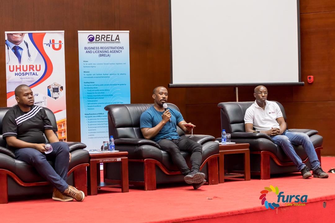 SumaMwaitenda's tweet photo. Jana tulihitimisha fursa 2019 leta solution Mkoani DSM baada ya kuzunguka mikoa 6 nchini. Kazi haikuwa rahisi na napenda kuwashukuru sana wadau wote waliofanikisha hili kwenye mikoa yote pia niwashukuru timu nzima ya fursa na wadau wote kufanikisha hili.
Ahsanteni🙏🏽
#LetaSolution https://t.co/GCetkeDhf8