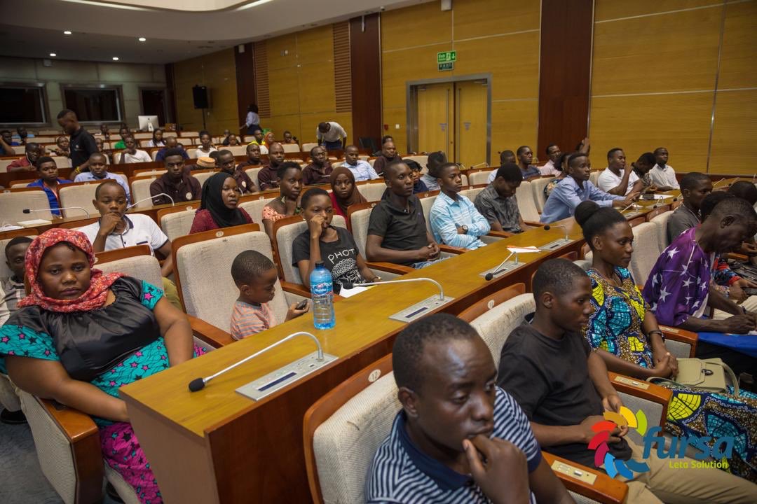 SumaMwaitenda's tweet photo. Jana tulihitimisha fursa 2019 leta solution Mkoani DSM baada ya kuzunguka mikoa 6 nchini. Kazi haikuwa rahisi na napenda kuwashukuru sana wadau wote waliofanikisha hili kwenye mikoa yote pia niwashukuru timu nzima ya fursa na wadau wote kufanikisha hili.
Ahsanteni🙏🏽
#LetaSolution https://t.co/GCetkeDhf8