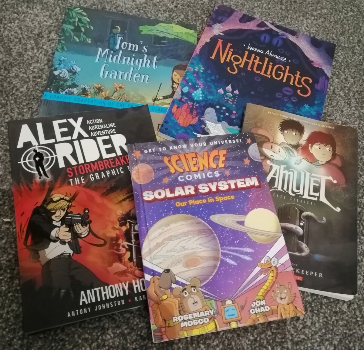 oasis_long's tweet photo. We can't wait for the next Long Cross reading café on Tuesday! We'll be sharing a story (Billy and the Beast) and there will be lots of exciting books to look through. Here's a sneak preview of the graphic novels we'll have out! @LongOasis @OasisCross @OLCYearFour @OasisLongCross https://t.co/hRiMKeSnkN