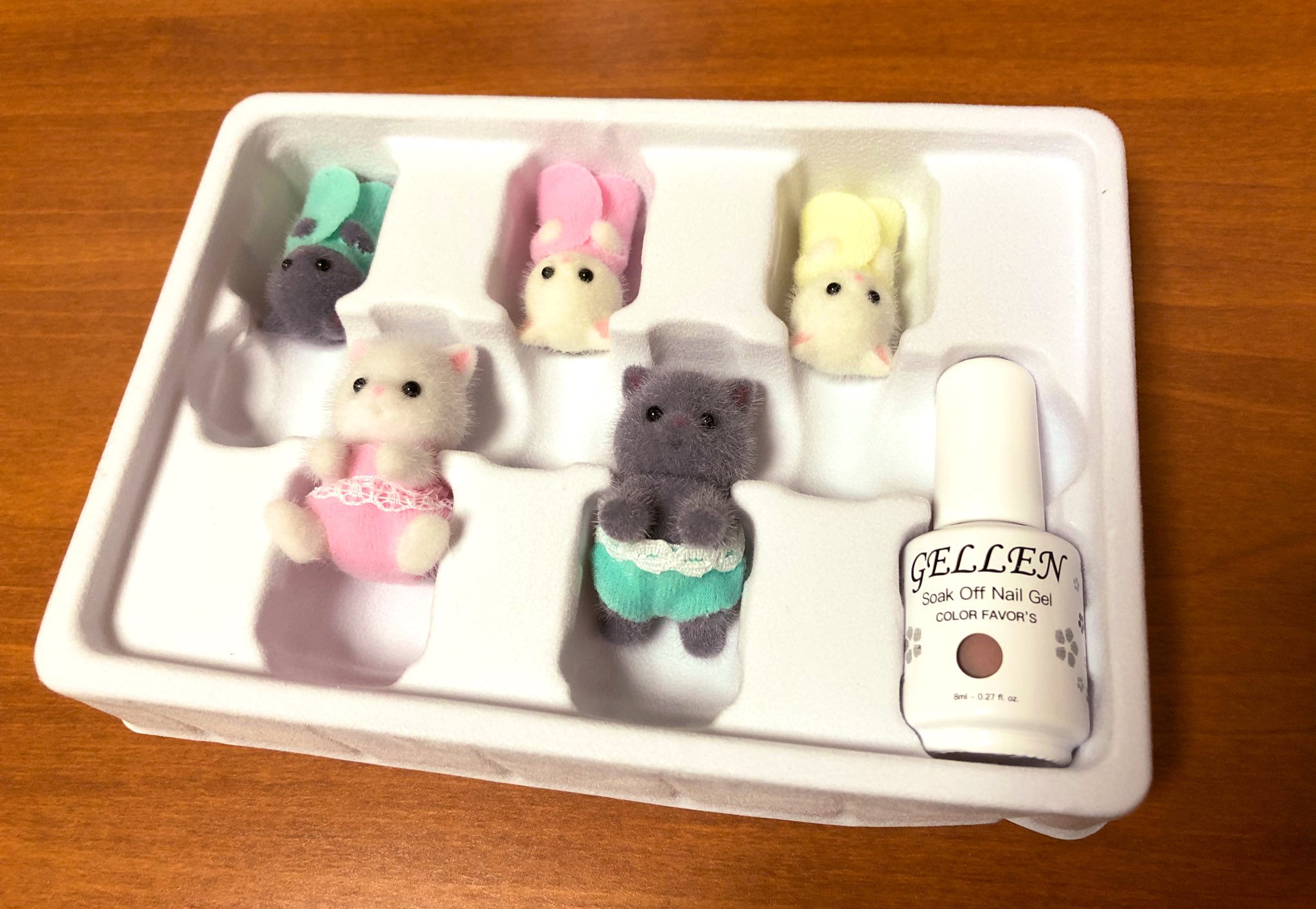 ぐちゃん ジェルネイル買ったんだけど ネイルのケースがシルバニアの赤ちゃん収納するのにぴったりすぎたから見て 振ってもまったく動かない しかし可愛さと虚無が半々ってかんじ ぐちゃん ジェルネイル買ったんだけど ネイルのケースがシルバニアの赤ちゃん収納するのにぴったりすぎたから見て 振ってもまったく動かない しかし可愛さと虚無が半々ってかんじ
