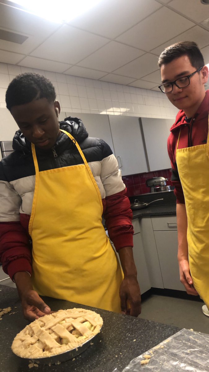 MsMohammadBB's tweet photo. Pie Lab in Culinary II๐ #bbchsfacs https://t.co/SzKbyqJafG
