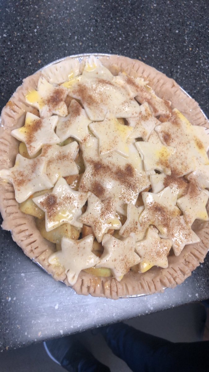 MsMohammadBB's tweet photo. Pie Lab in Culinary II๐ #bbchsfacs https://t.co/SzKbyqJafG