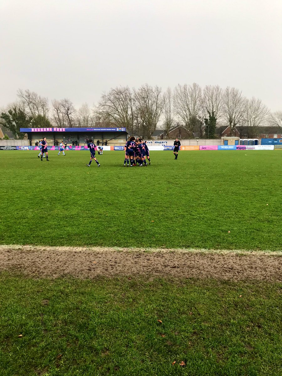 2-0 win for @dulwichhamfc_w against @QPRWFC. Midfield of @rosiestone8, @ella_wb & @Brit_SaySay particularly excellent this afternoon. Top of the league! #DHFC 💖💙🌶