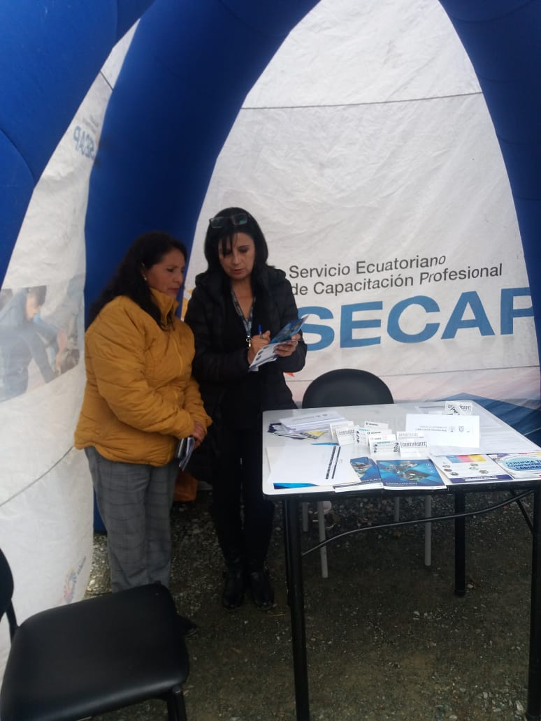 secap_ec's tweet photo. #SecapEnTerritorio | Zona 6 | En la provincia de #Cañar, el @secap_ec participa en las Ferias de la Secretaría del @PlanTodaUnaVida, informando sobre las ofertas de capacitación y certificación en #Turupamba y #Biblián.
#SecapTeCapacita
#SecapTeCertifica https://t.co/yxQu93vqPD