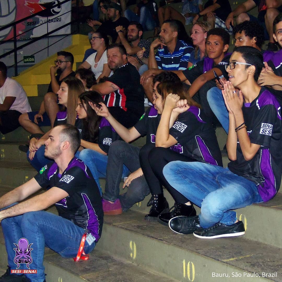 frc7567's tweet photo. Friday (12/06) we went to the Volleyball SuperLiga 2019/2020 collecting good clothes, personal hygiene items and non-perishable products, besides spreading our knowledge through STEAM.

 #GoOctopus

Instagram: @frc7567
Facebook: SESI SENAI Octopus 7567

@SesiVoleiBauru https://t.co/4iJM8XWCjx