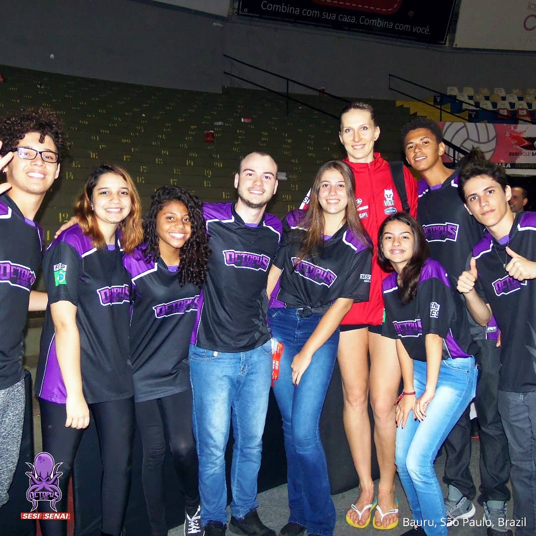 frc7567's tweet image. Friday (12/06) we went to the Volleyball SuperLiga 2019/2020 collecting good clothes, personal hygiene items and non-perishable products, besides spreading our knowledge through STEAM.  🐙

 #GoOctopus

Instagram: @frc7567
Facebook: SESI SENAI Octopus 7567

@SesiVoleiBauru